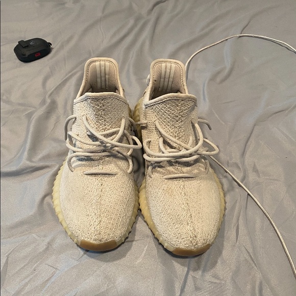 Yeezys 10.5 - Picture 1 of 2